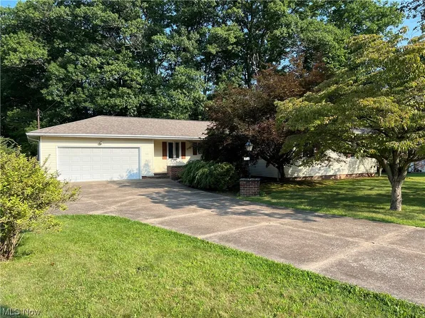 349 Telling Dr, Geneva, OH 44041