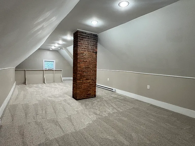2303 Althen Ave #UP — Photo 7