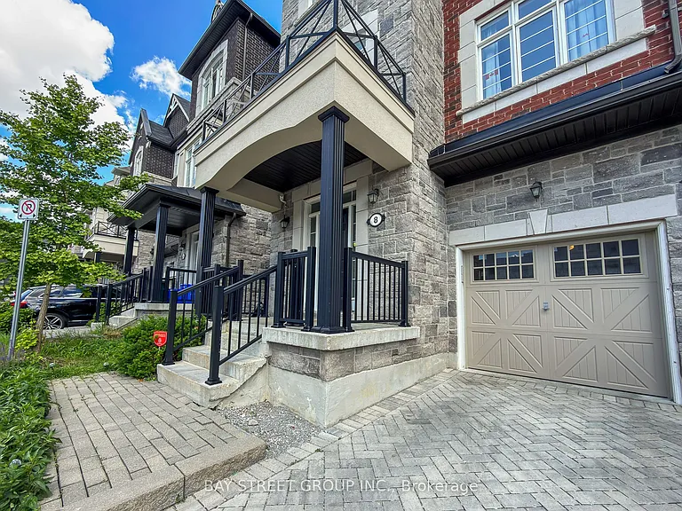 8 Globemaster Ln — Photo 2