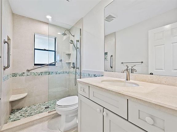3rd image of 11364 Twelve Oaks Way