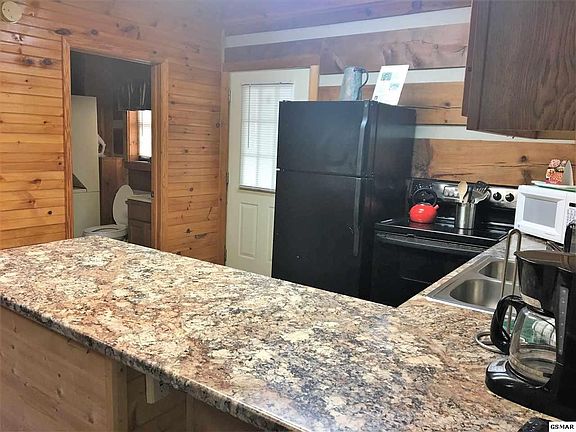 3rd image of 738 Nighthawk Way Cabin 86