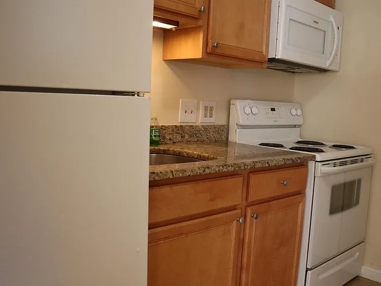 680 N Colony St #15 — Photo 14