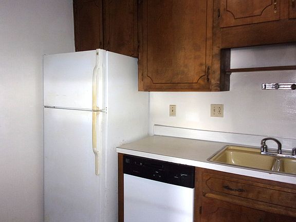 5th image of 411 S Confederate Ave APT 2
