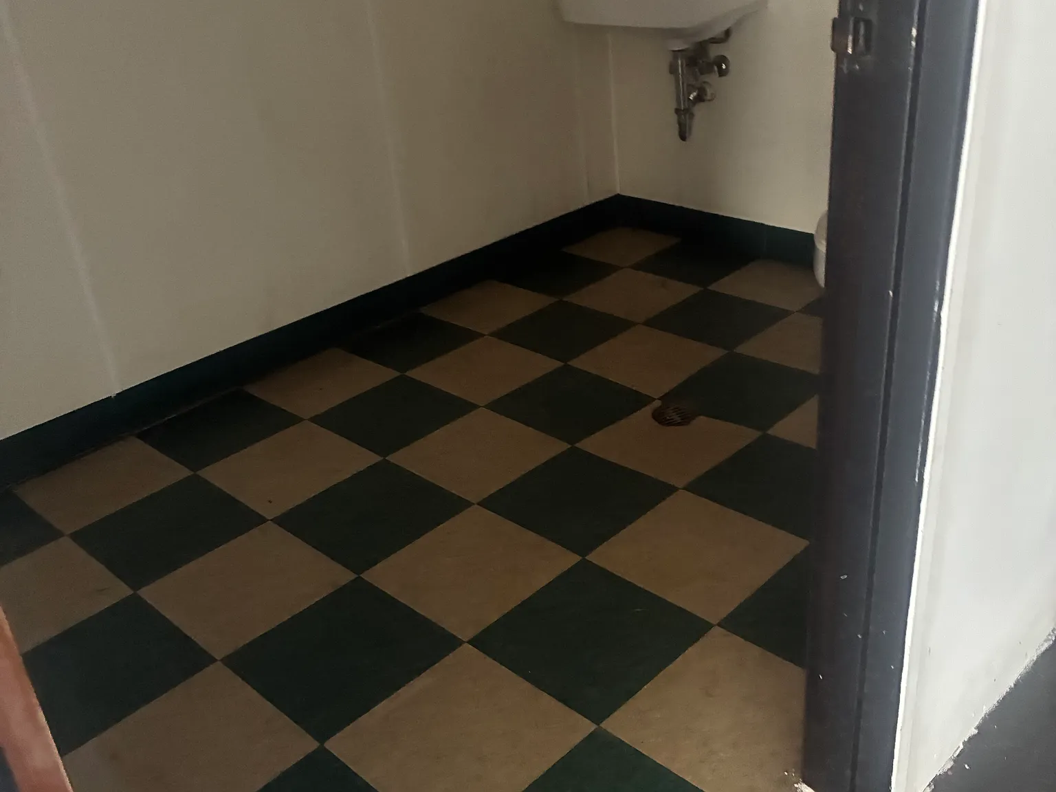 2706 W Jolly Rd — Photo 4