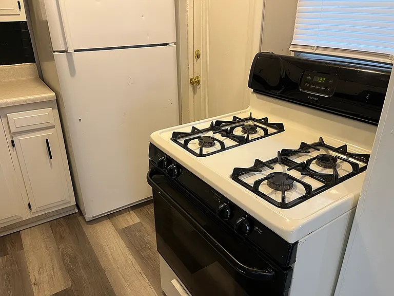 1919 Kensington Rd #1 — Photo 13