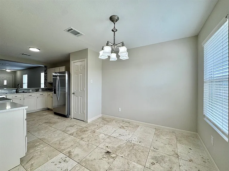 204 Woodley Rd — Photo 9