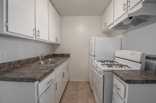 5th image of 6842 Fulton Ave #10