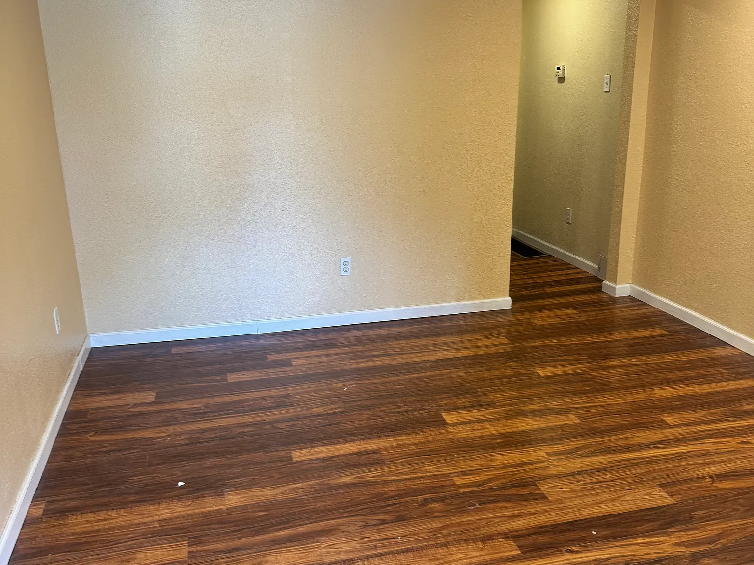 3 bed, 1500 sqft, $900 — Photo 1