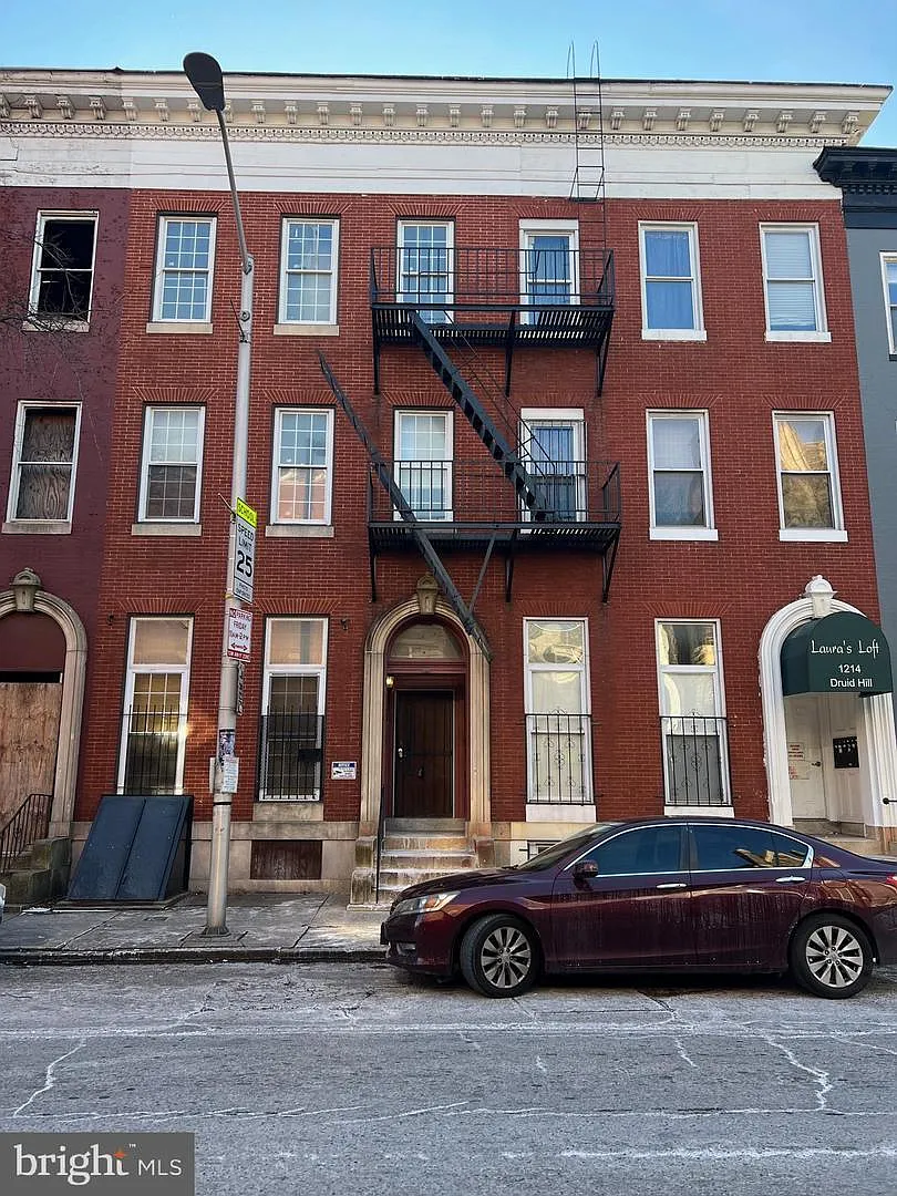 1 bed, $1,050 — Photo 1