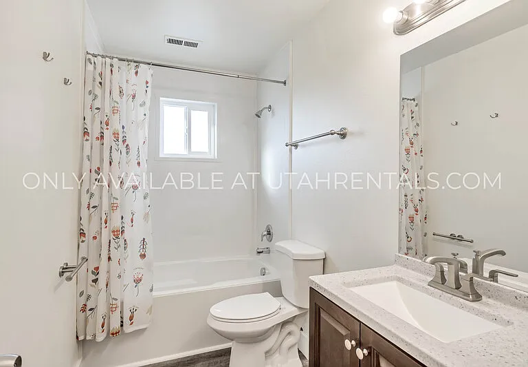 255 E Center St #10 — Photo 10