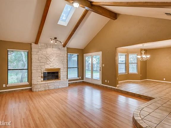 3rd image of 1111 Chapel Hill Dr