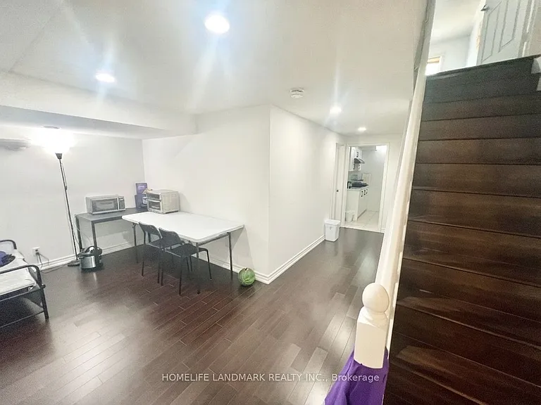 8 Baffin Ct — Photo 6