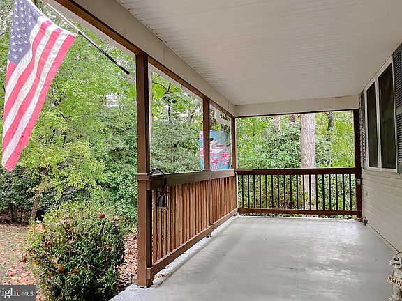 2nd image of 5862 Magnolia Cir