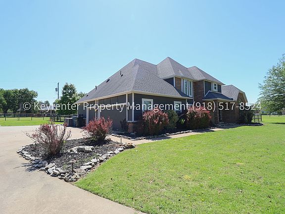 5th image of 15641 E 85th Pl N