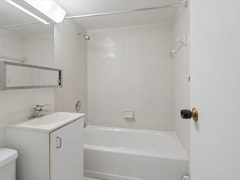 507 Shady Ave #C2 — Photo 11