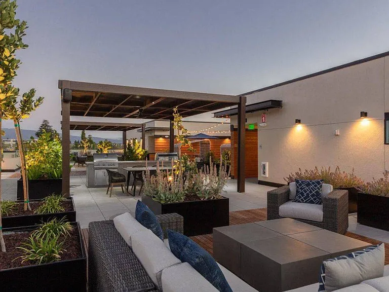Santana Terrace — Photo 9