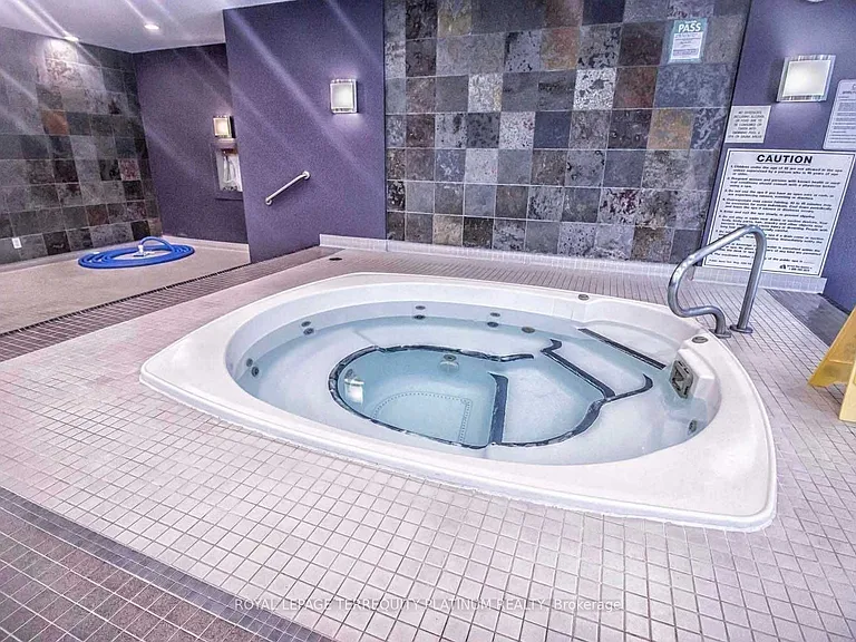 231 Fort York Blvd #628 — Photo 10