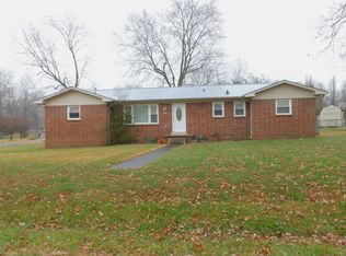 704 Crestwood Dr, Tullahoma, TN 37388