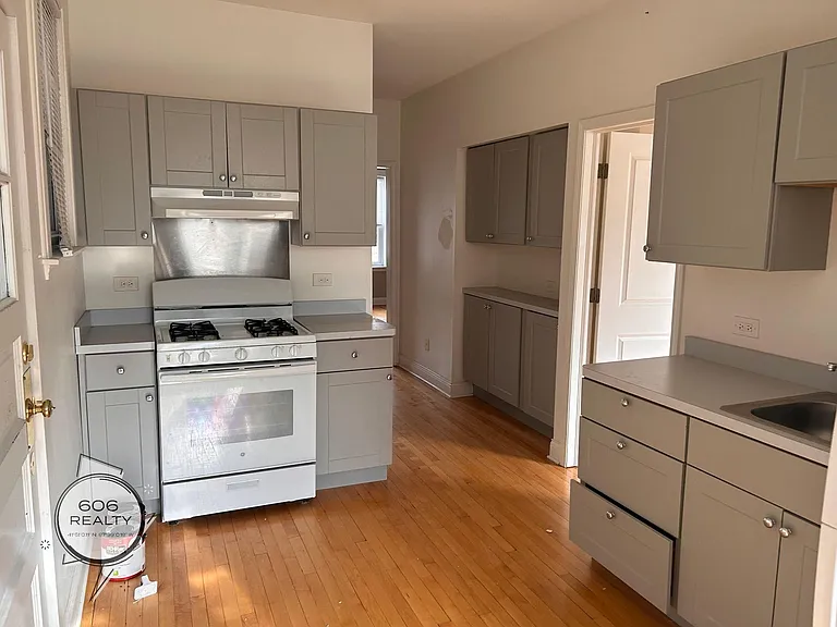 Wonderful Berwyn Apts for Rent! — Photo 2