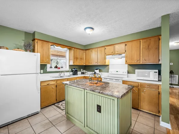 941 Jennings Creek Hwy, Gainesboro, TN 38562