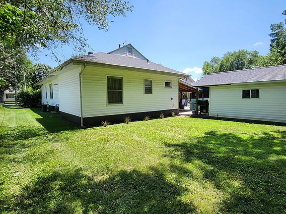 2nd image of 611 S Halliday Ave