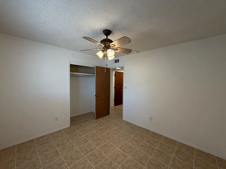 1143 De Vargas Ct SE — Photo 9