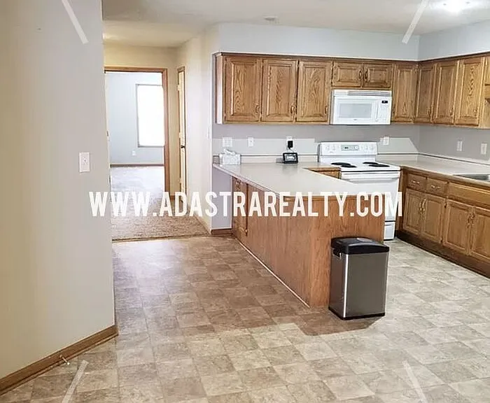704 Meadow Ct #A — Photo 6