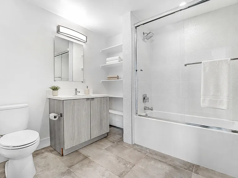 11700 Magnolia Blvd #209 — Photo 6