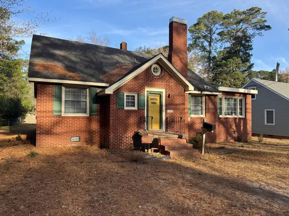 1110 W Main St, Williamston, NC 27892