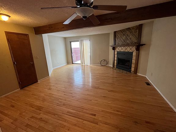 3rd image of 325 Coronado Pl