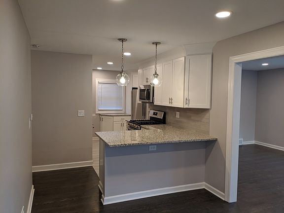 5th image of 718 S Cornell Ave