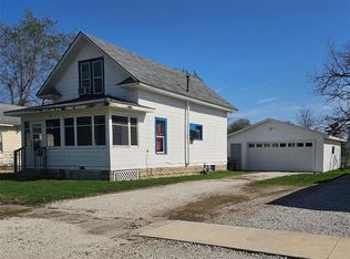 1709 Iowa St, Perry, IA 50220