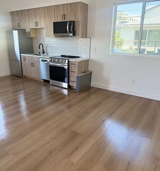 3941 Wade St #1/2 — Photo 3