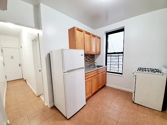 Rented by Douglas Elliman | media 8