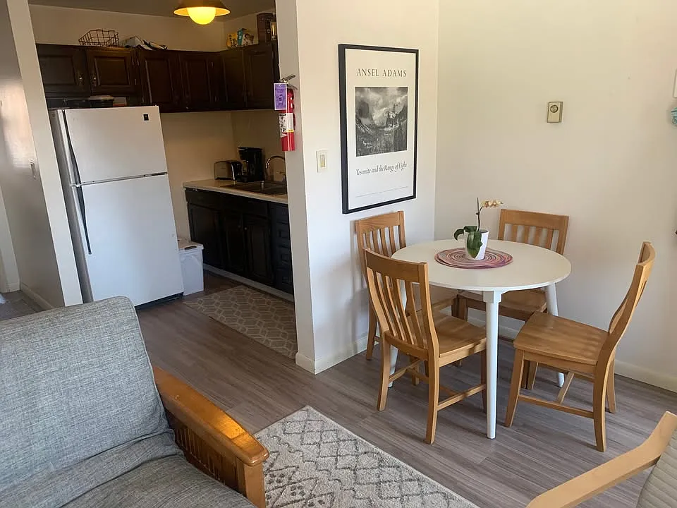 1 bed, 900 sqft, $1,100 — Photo 2