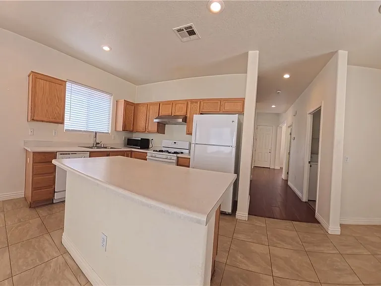 7776 Littondale St — Photo 16