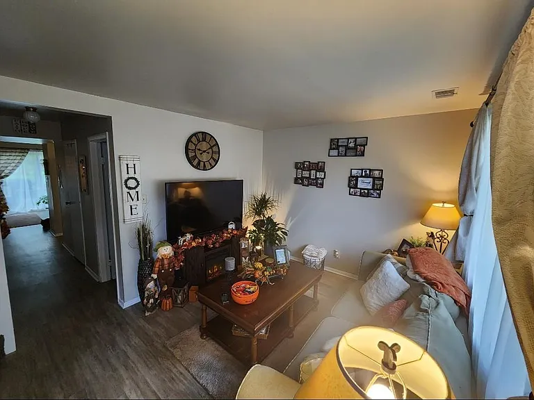 112 S Jackson Blvd — Photo 7
