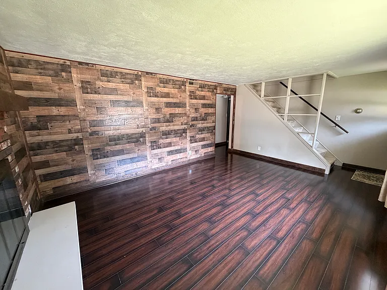 1637 Hanover St — Photo 6