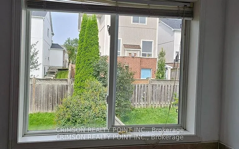 1299 Ashgrove Cres — Photo 32