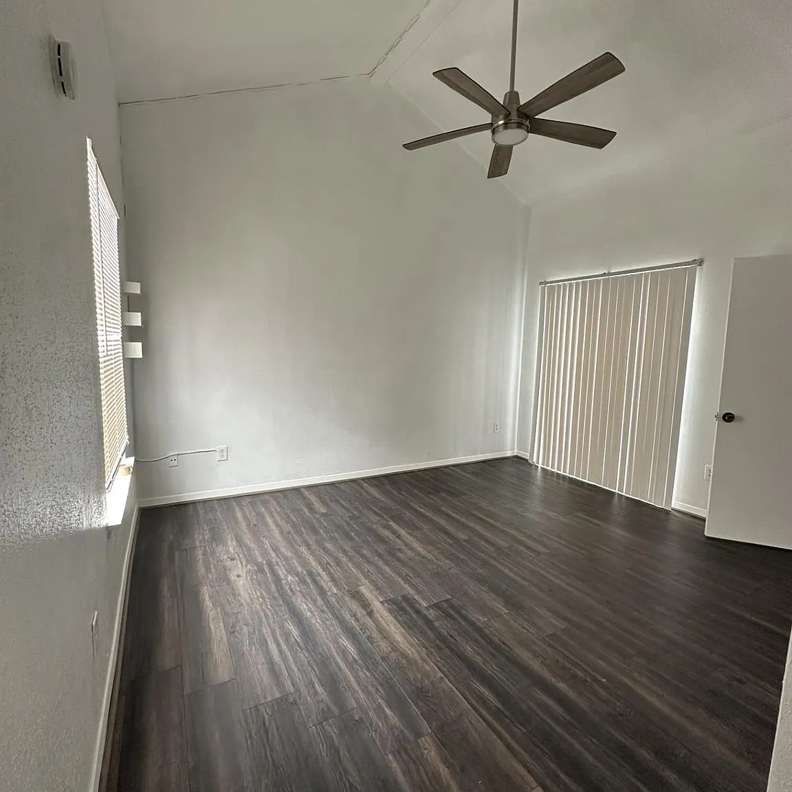 9809 Richmond Ave — Photo 4