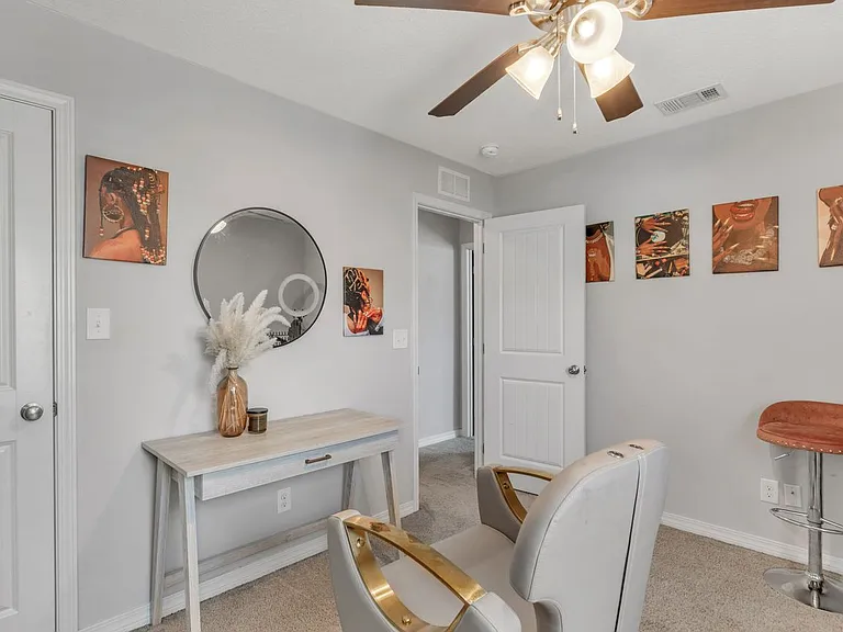 503 Eisenhower Dr — Photo 30