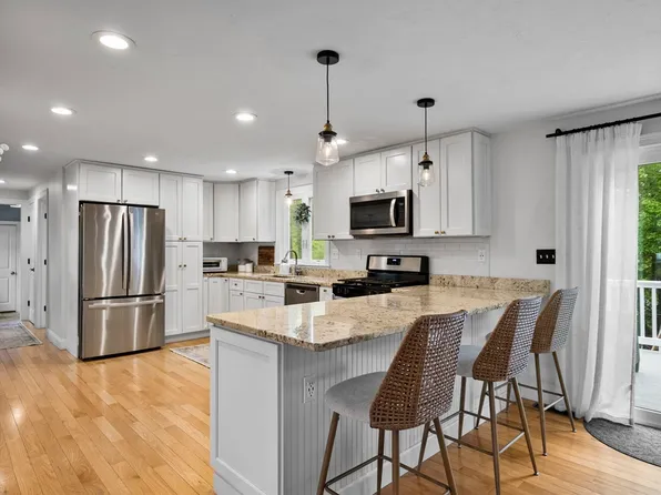 29 Country Way, Kingston, MA 02364