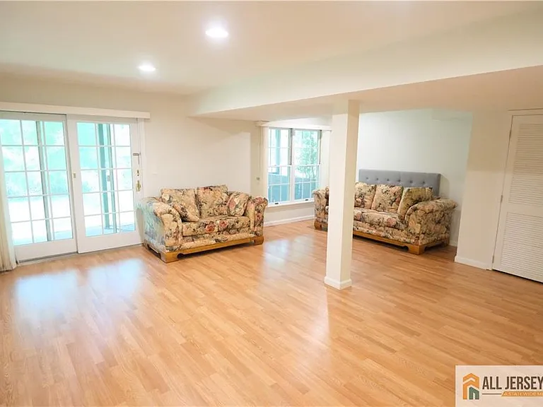 56 Coriander Dr — Photo 17