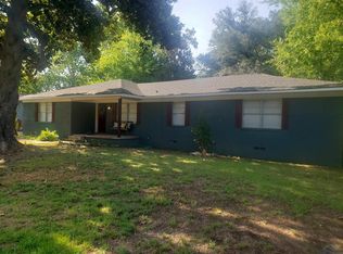 906 Camp St, Kilgore, TX 75662