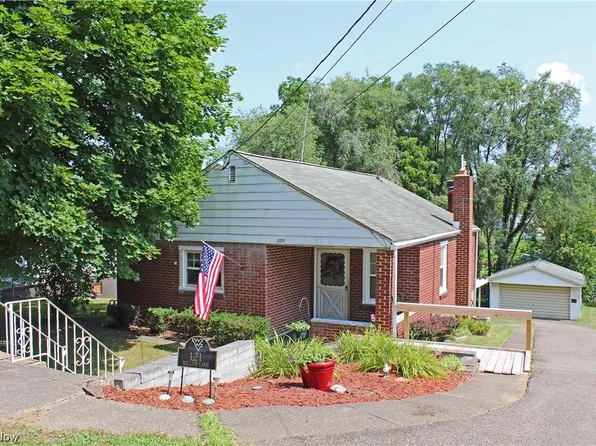 121 Willow Ln, Follansbee, WV 26037