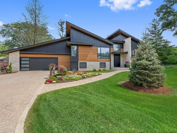 849 Cramer Ct, Willowbrook, IL 60527