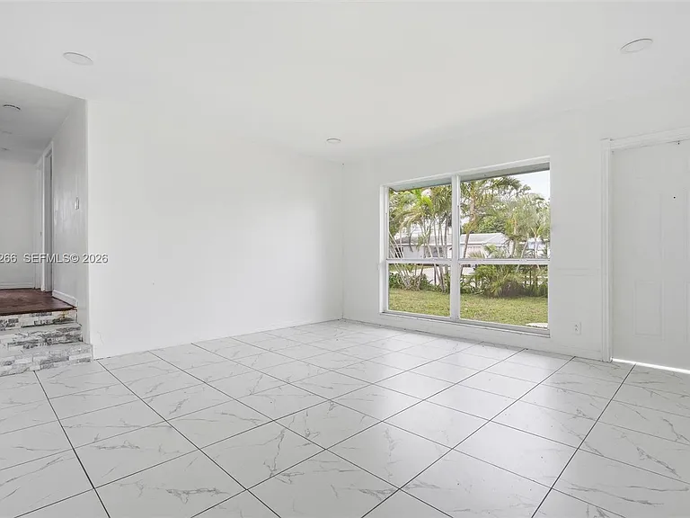 2280 SW 43rd Ave — Photo 7