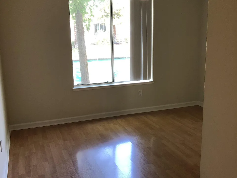 Guest bedroom