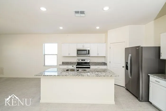 35579 W San Capistrano Ave — Photo 3