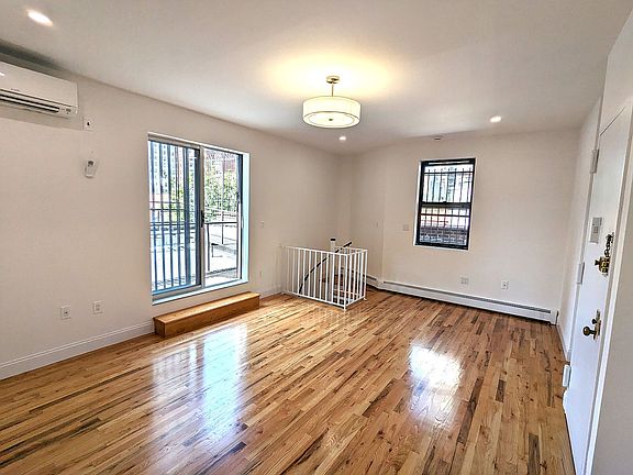 3rd image of 224 E 85th St APT 5